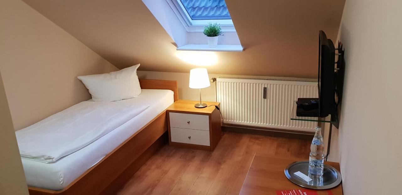 Airport Hotel One Aparthotel Sylt Esterno foto
