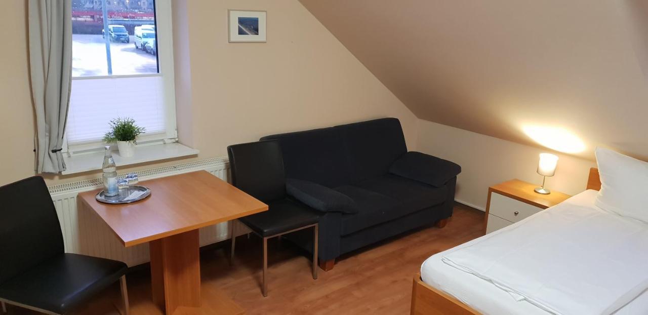 Airport Hotel One Aparthotel Sylt Esterno foto