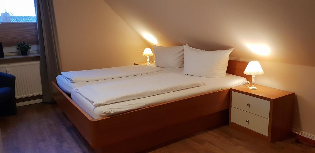 Airport Hotel One Aparthotel Sylt Esterno foto