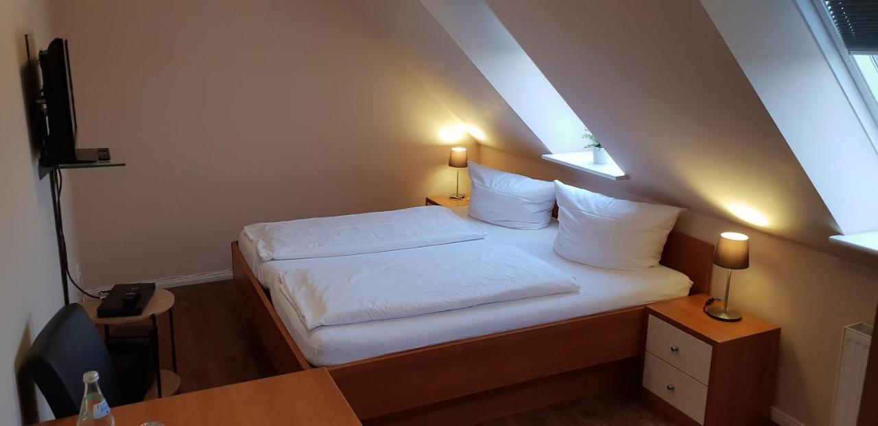 Airport Hotel One Aparthotel Sylt Esterno foto