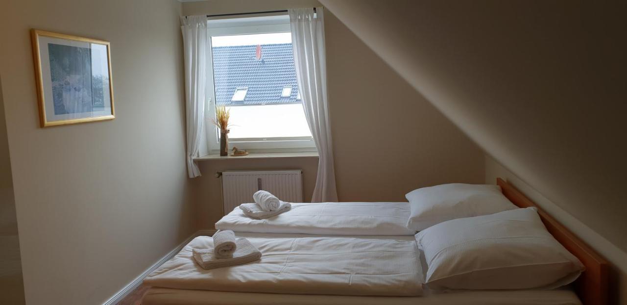 Airport Hotel One Aparthotel Sylt Esterno foto