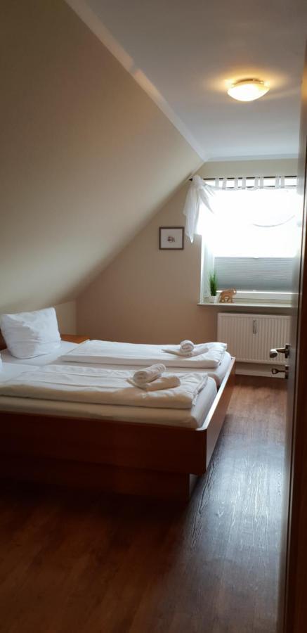 Airport Hotel One Aparthotel Sylt Esterno foto